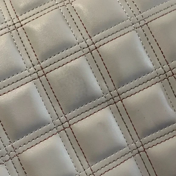 COPY - 🆕 NWT LIZ CLAIBORNE TOTE - Picture 8 of 9